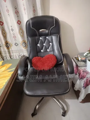 Chair 2, and Table Free