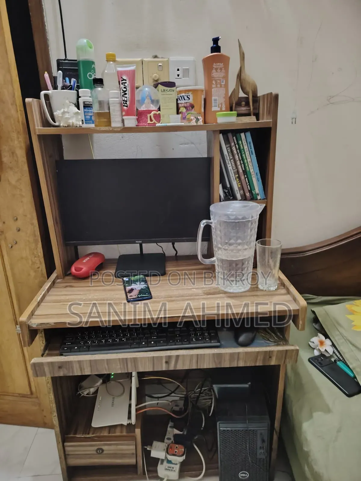 Chair 2, and Table Free