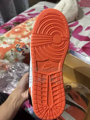 নাইকি স্নিকার জুতো