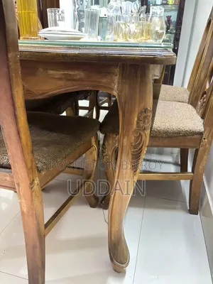 ডাইনিং টেবিল উইথ ৬ চেয়ার্স
