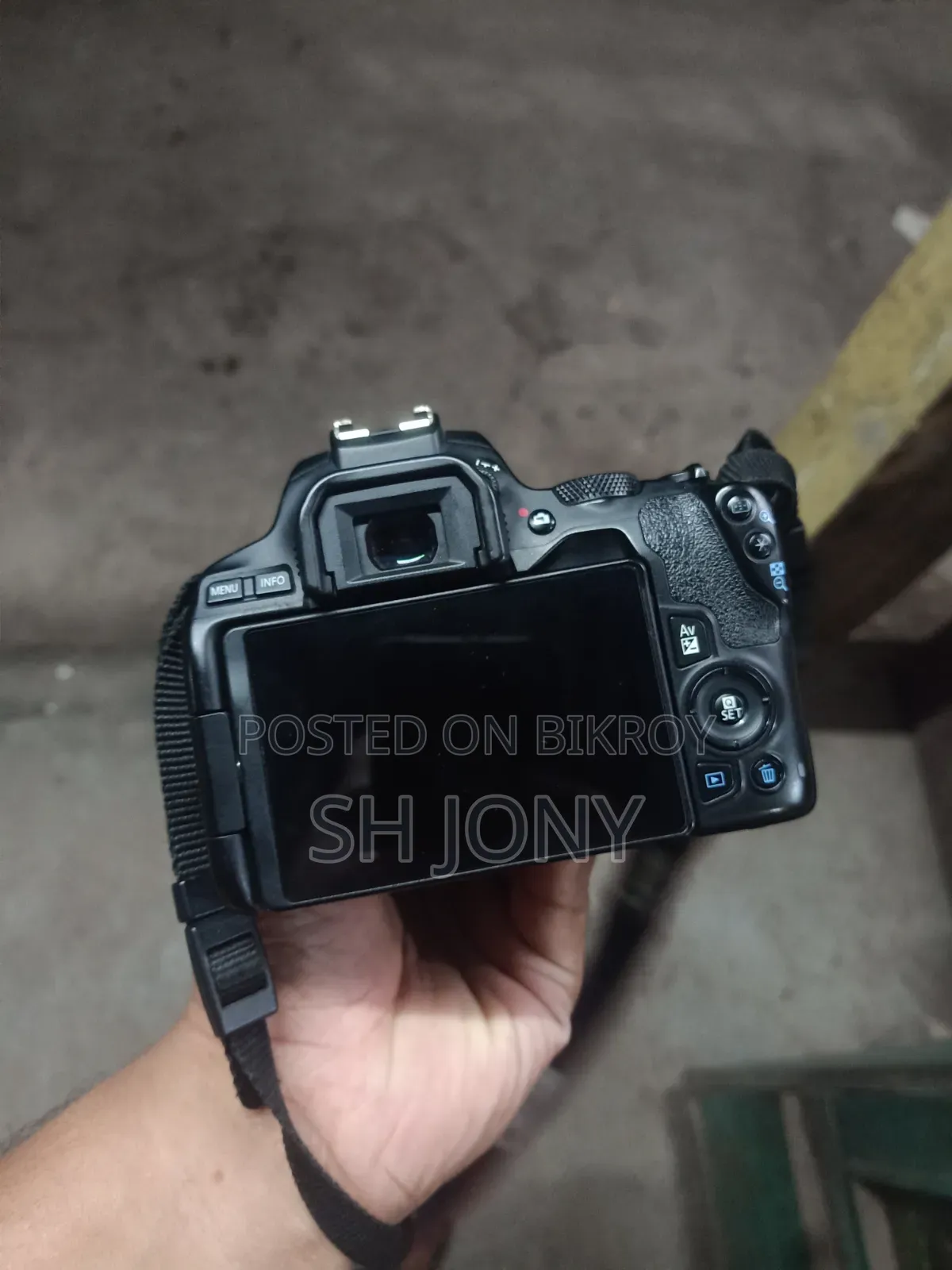 250d & 18-55 Kit Lens For Sale