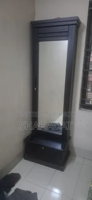ড্রেসিং টেবিল এবং বেড ৬.৭ বিক্রির জন্য এমডিএফ