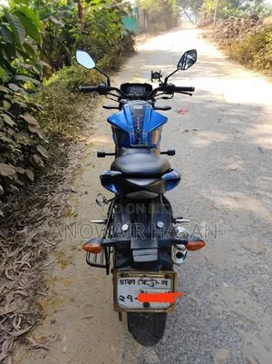 সুজুকি জিক্সার ২০১৫ নীল