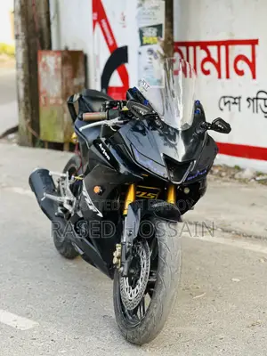 ইয়ামাহা আর১৫ ভি৩ ২০২০ কালো