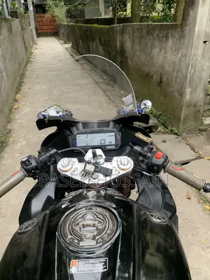 ইয়ামাহা আর১৫ ভি৩ ২০২০ কালো