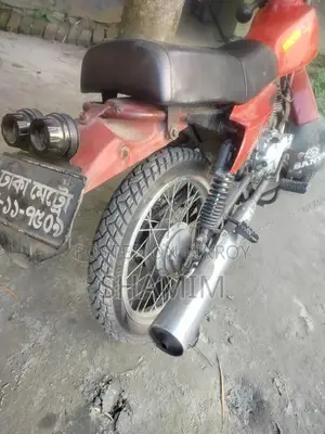 বাজাজ ১৯৯৬ রেড
