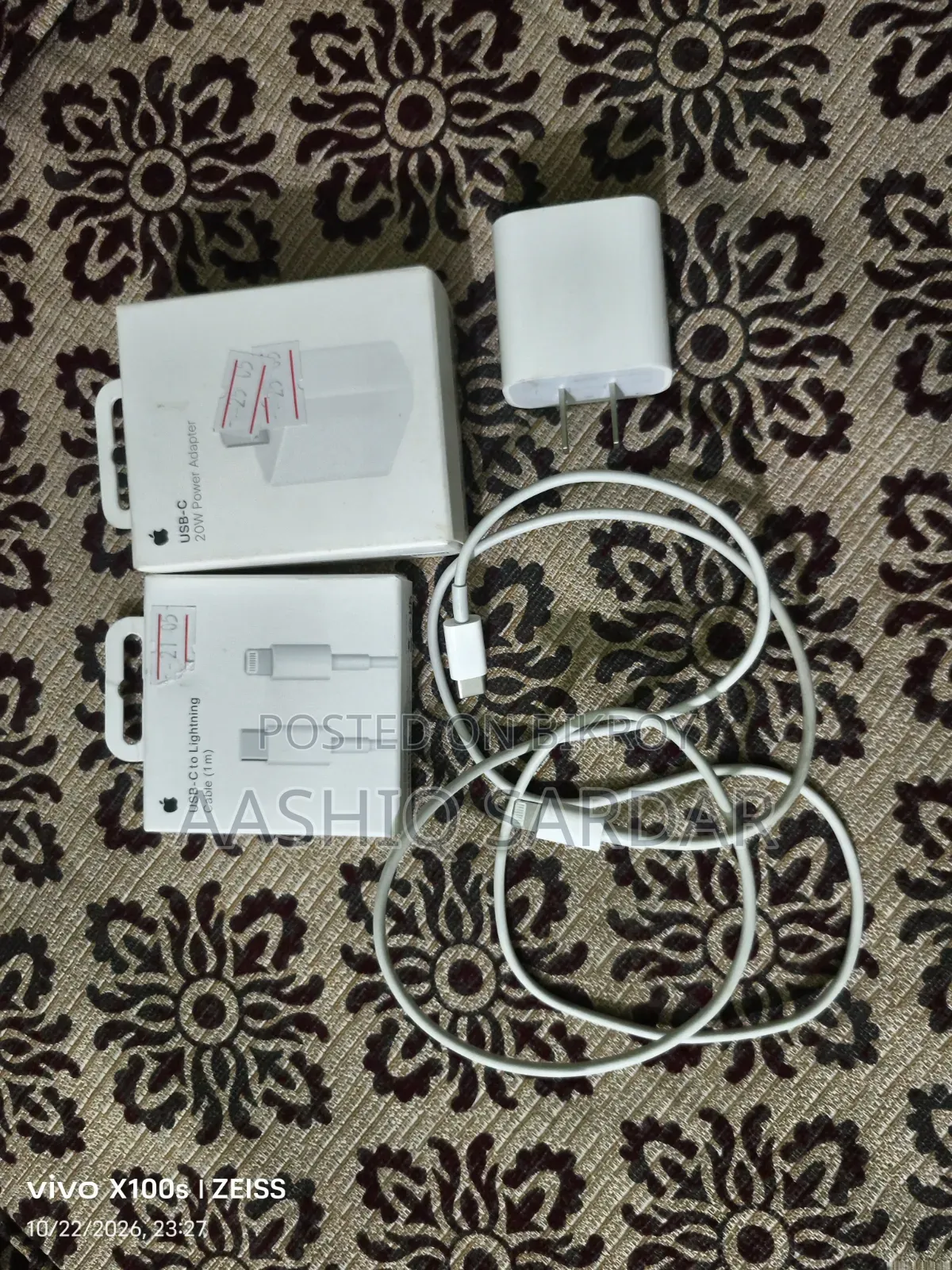 Apple Original 20W USB-C Power Adapter and USB-C to Lightning Cable 1M