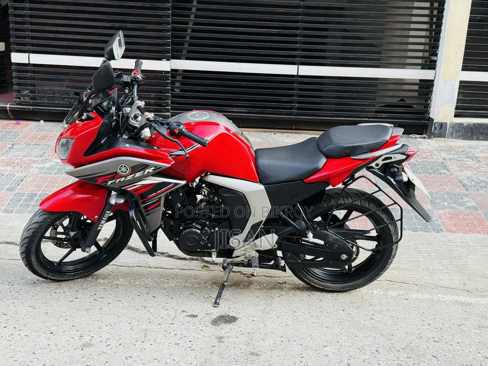 ইয়ামাহা ফেজার এফআই ভি২ ২০২৫ রেড