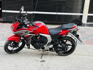 ইয়ামাহা ফেজার এফআই ভি২ ২০২৫ রেড