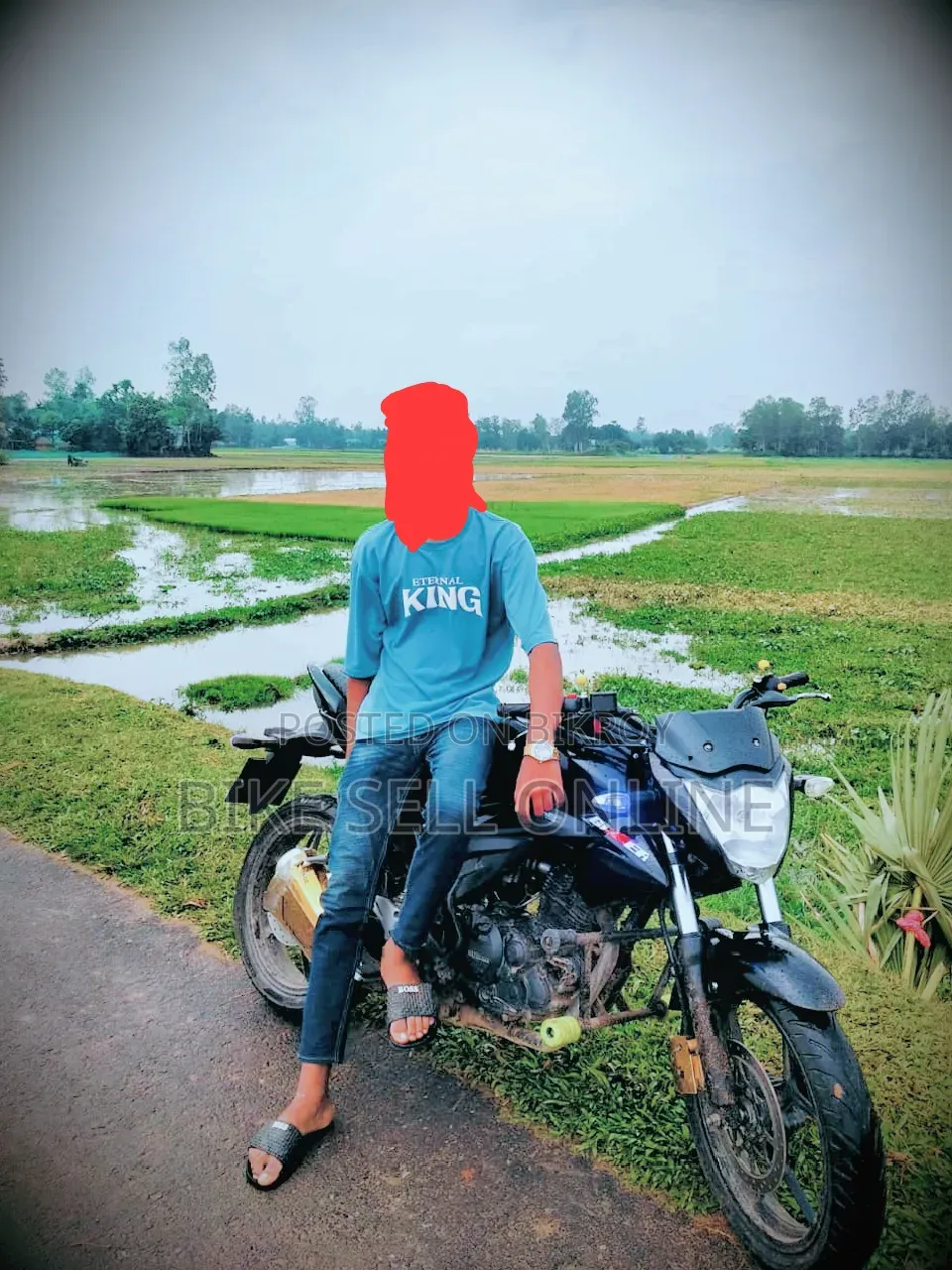 সুজুকি গিক্সার ২০২২ কালো