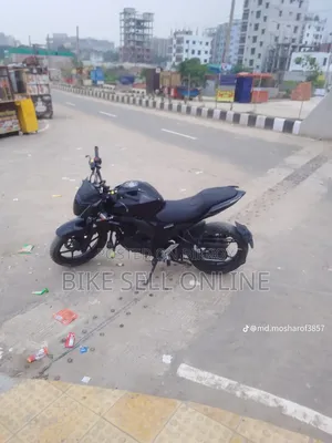 সুজুকি গিক্সার ২০২২ কালো