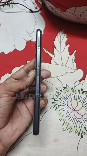 ওপ্পো এফ১৭ ১২৮ জিবি ব্ল্যাক