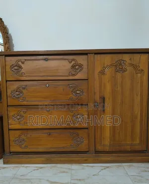 ওয়ার্ডরোব সেগুন কাঠ