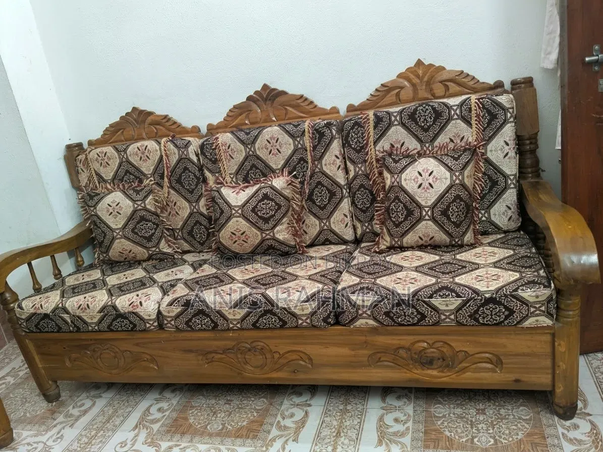 কাঠের সোফা বিক্রি হবে