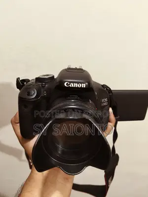 Canon EOS 600D ক্যামেরা টি সেল হবে সাথে 50mm প্রাইম লেন্স আছে।
