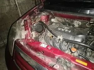 টয়োটা রাউম ২০০৬ লাল