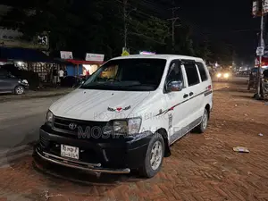 Toyota Noah 2.0 Front Wheel Drive (8 Seater) 2001 White