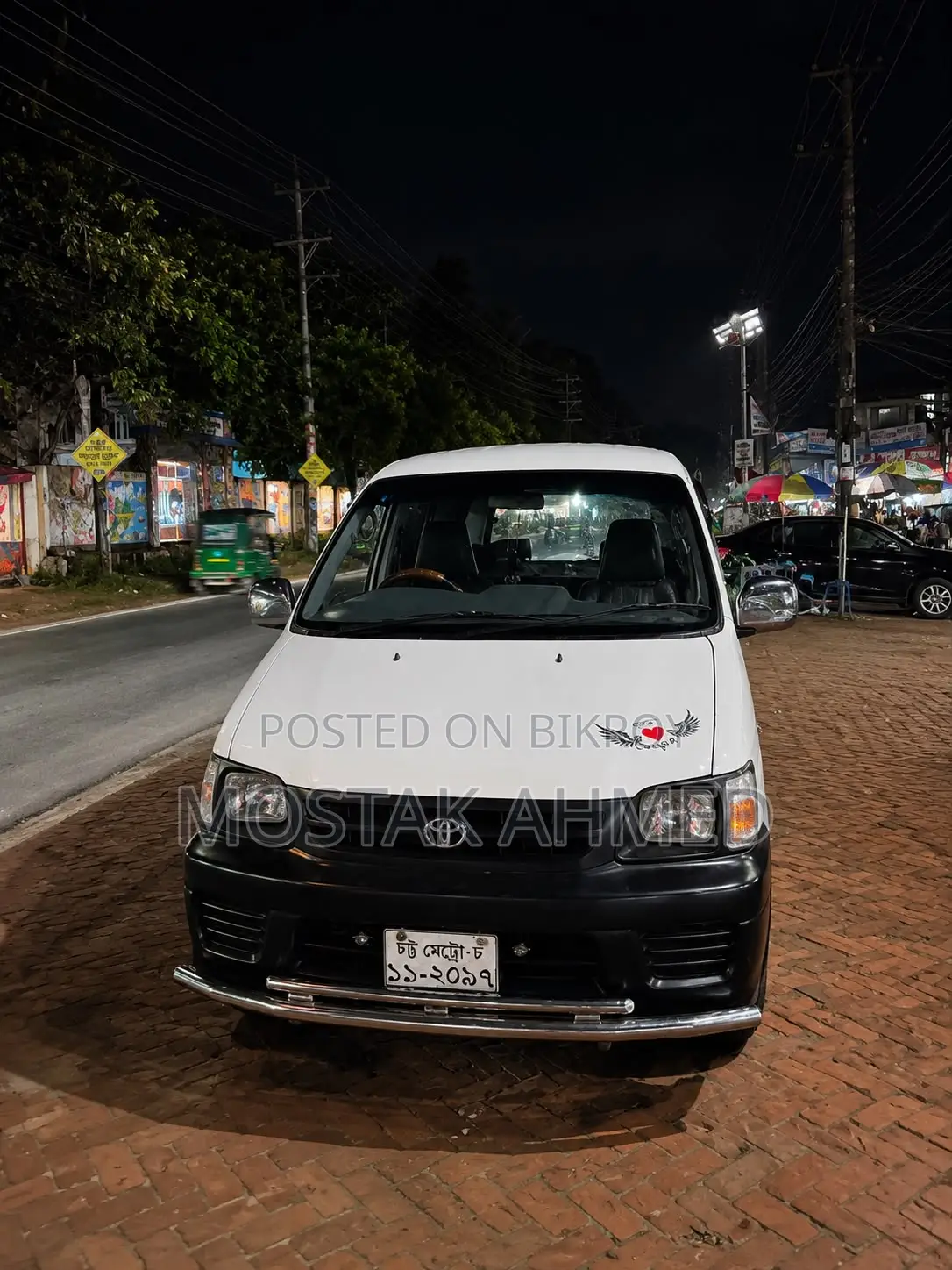 Toyota Noah 2.0 Front Wheel Drive (8 Seater) 2001 White