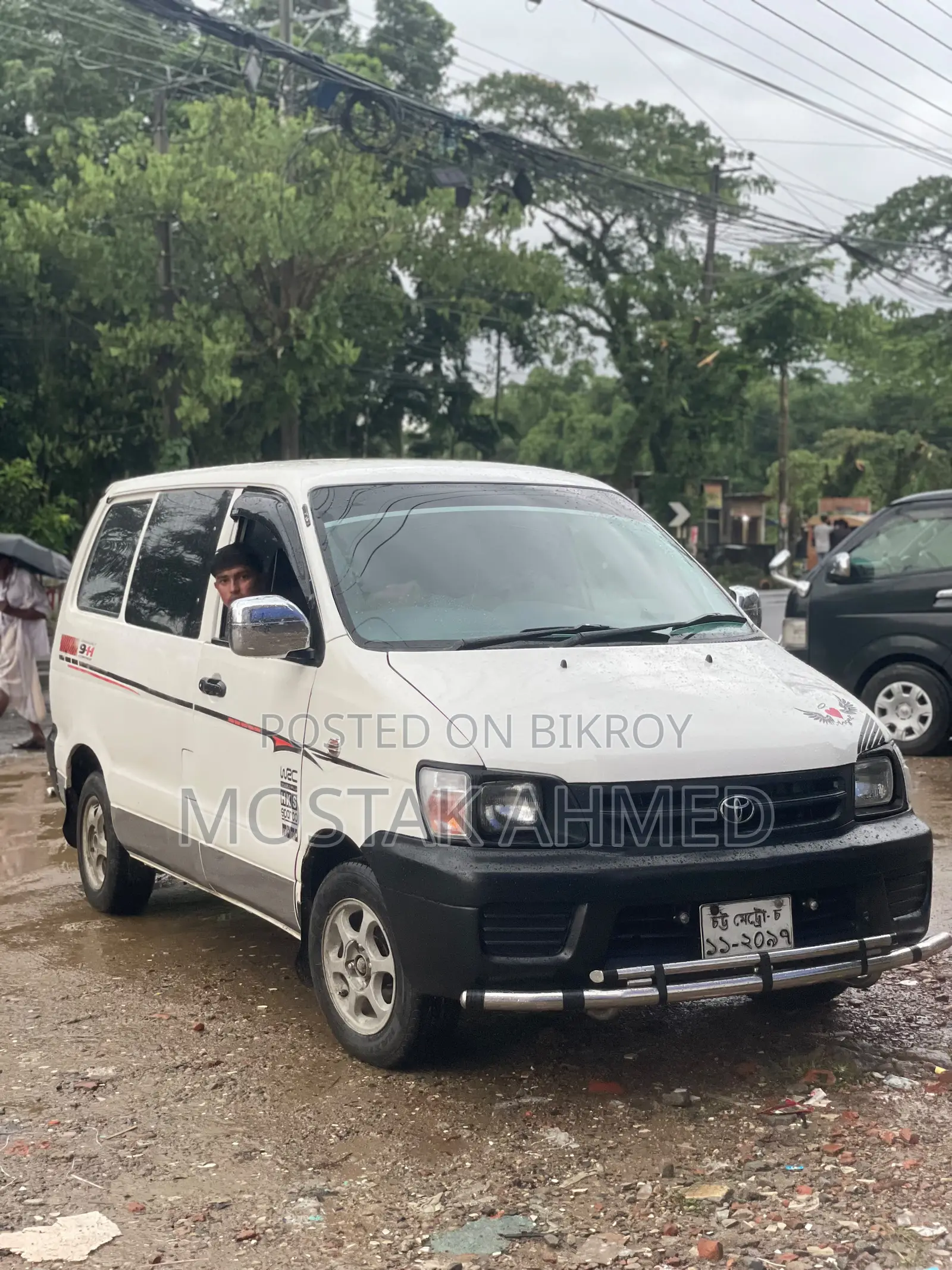 Toyota Noah 2.0 Front Wheel Drive (8 Seater) 2001 White
