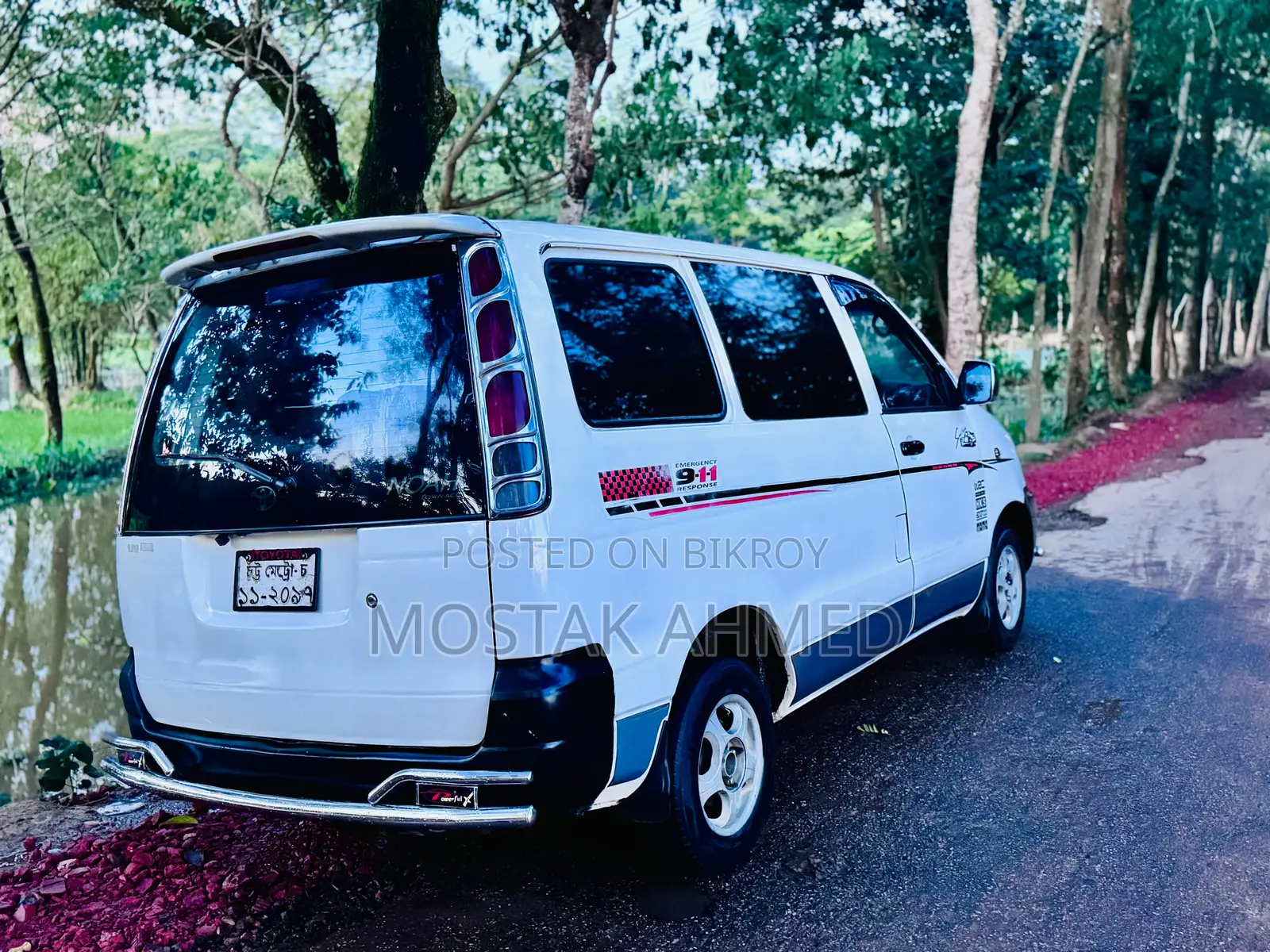 Toyota Noah 2.0 Front Wheel Drive (8 Seater) 2001 White