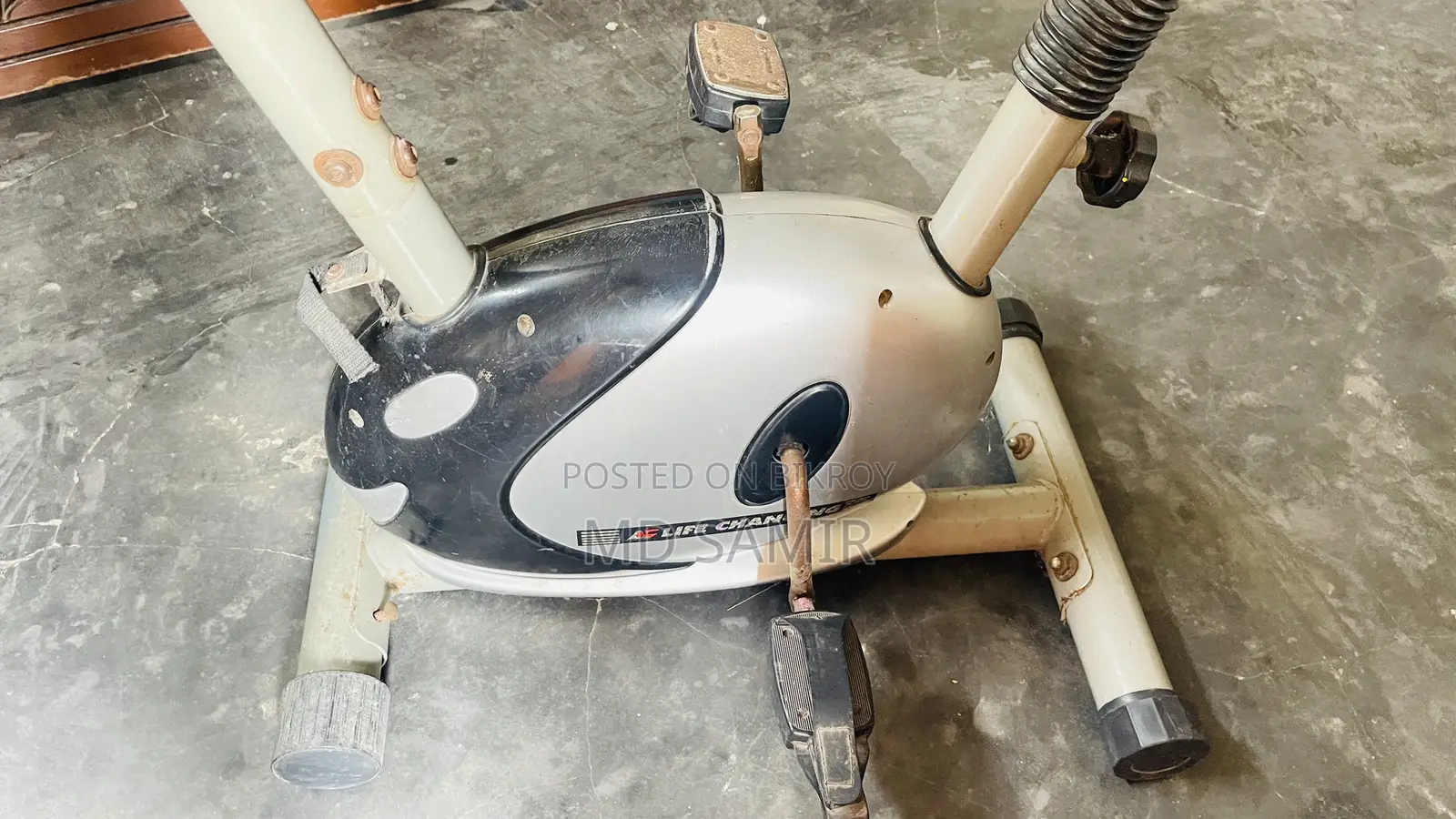 This exercise bike is good, I don't need it now so I will sell it