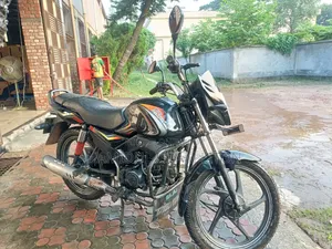 মাহিন্দ্রা সেঞ্চুরো ২০১৫ ব্ল্যাক