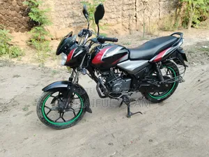 বাজাজ ডিসকভার ১২৫ ২০২০ কালো