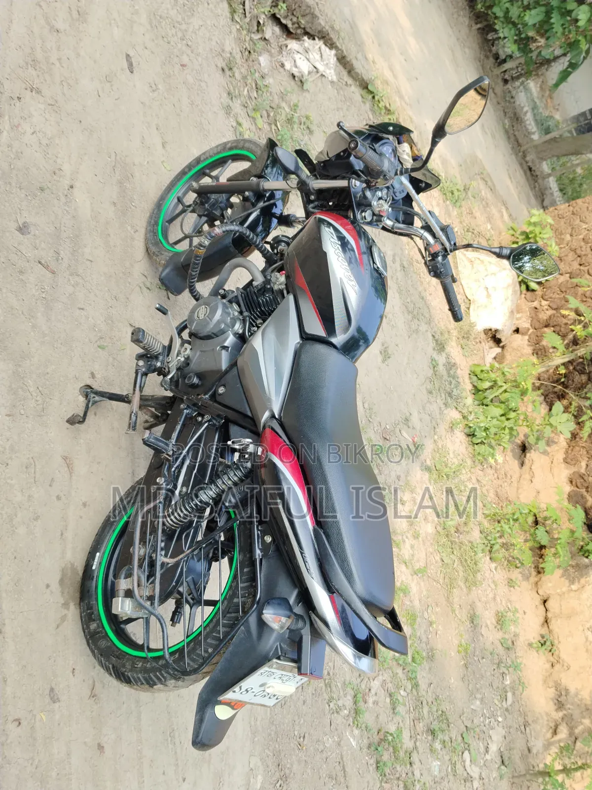 বাজাজ ডিসকভার ১২৫ ২০২০ কালো