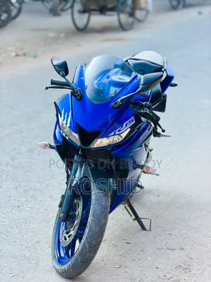 যামাহা আর১৫ ভি৩ ২০২২ নীল