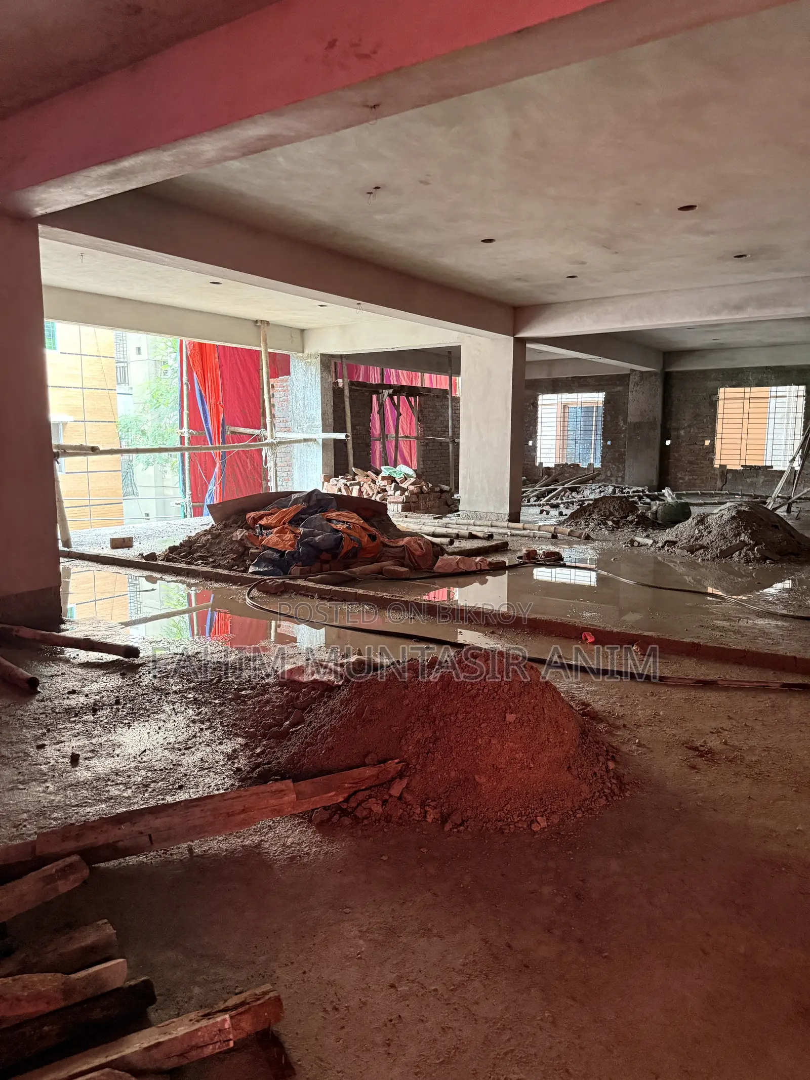 Commercial Space for Sale in Banasree!