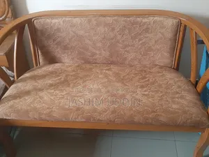 Beautiful 2-seater wooden sofa for urgent sale (Urgent Sale)