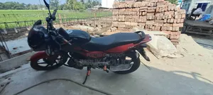 বাজাজ পালসার ১৫০ ২০১৬ কালো