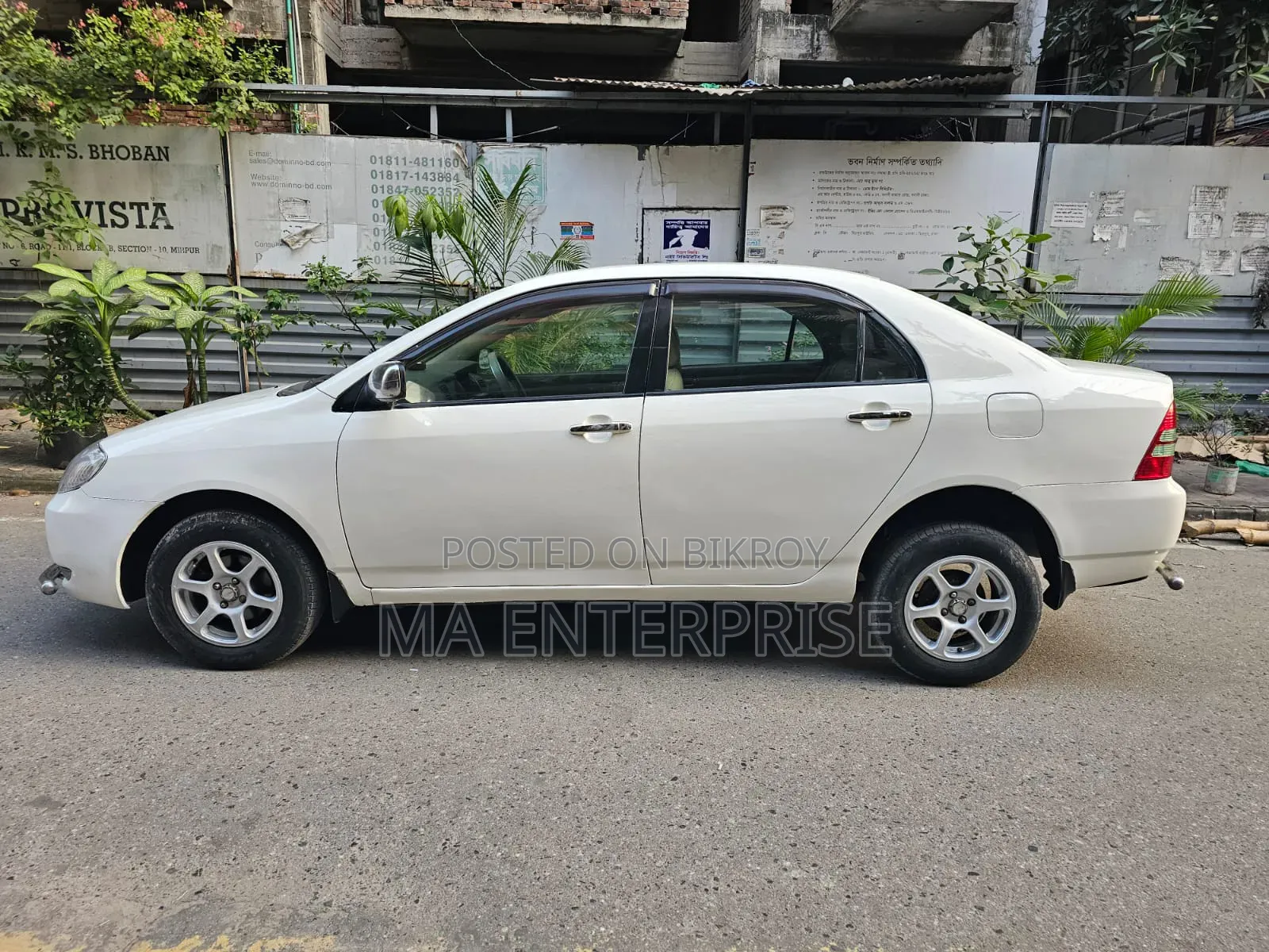 টয়োটা করোল্লা ২০০২ সাদা
