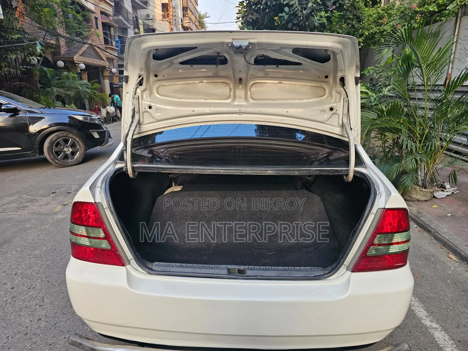 টয়োটা করোল্লা ২০০২ সাদা