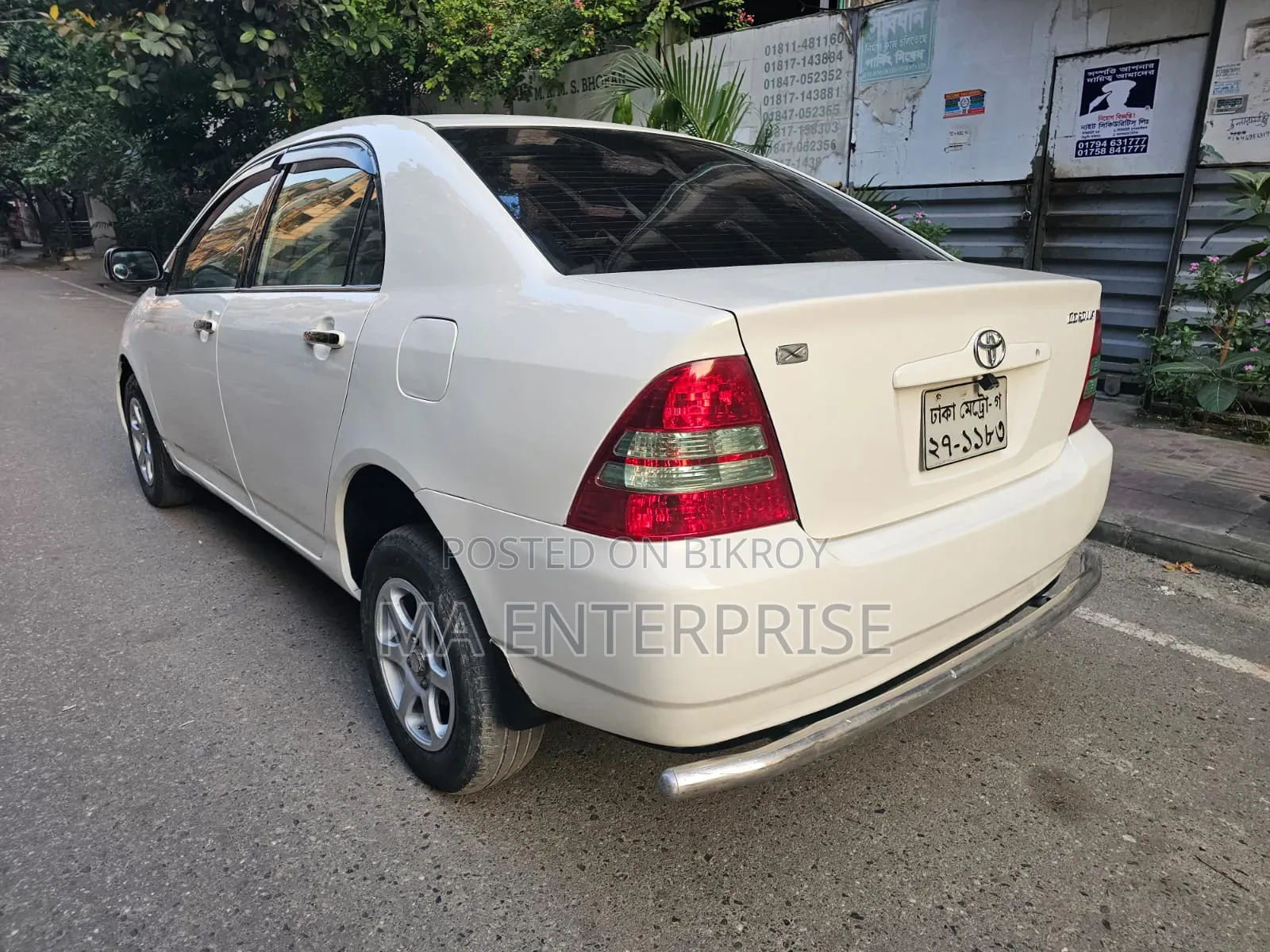 টয়োটা করোল্লা ২০০২ সাদা
