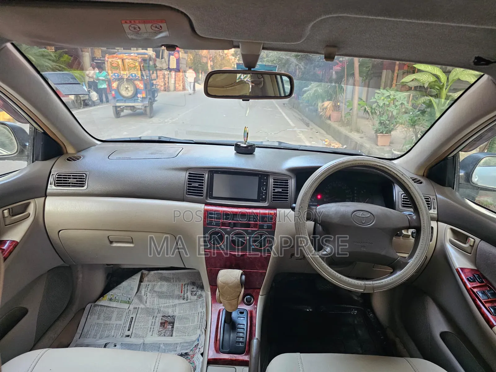 টয়োটা করোল্লা ২০০২ সাদা