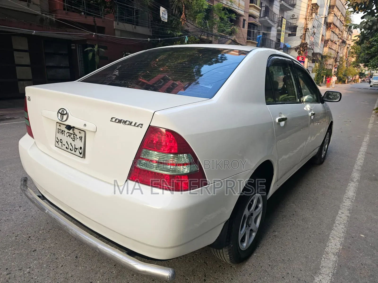 টয়োটা করোল্লা ২০০২ সাদা