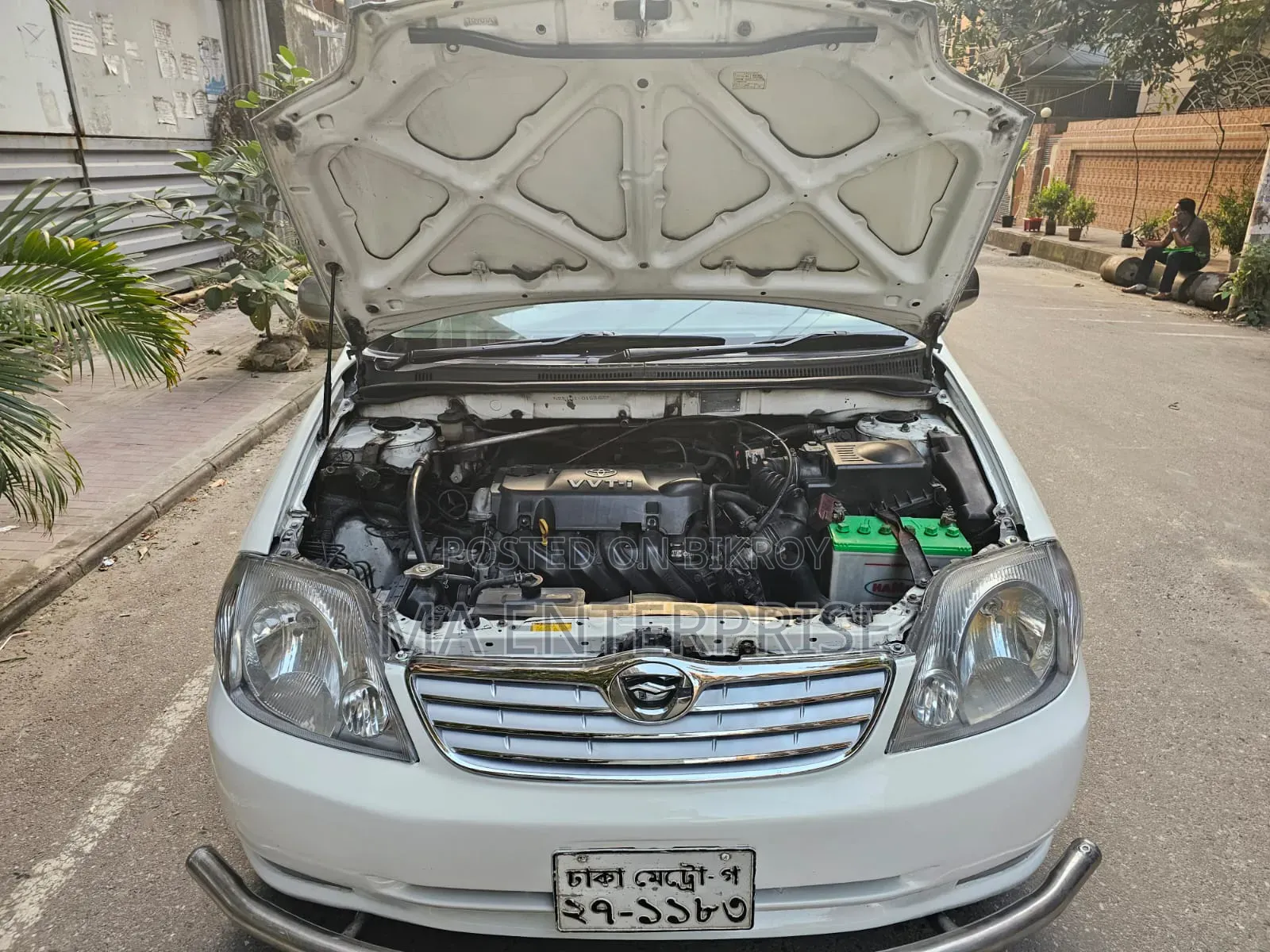 টয়োটা করোল্লা ২০০২ সাদা