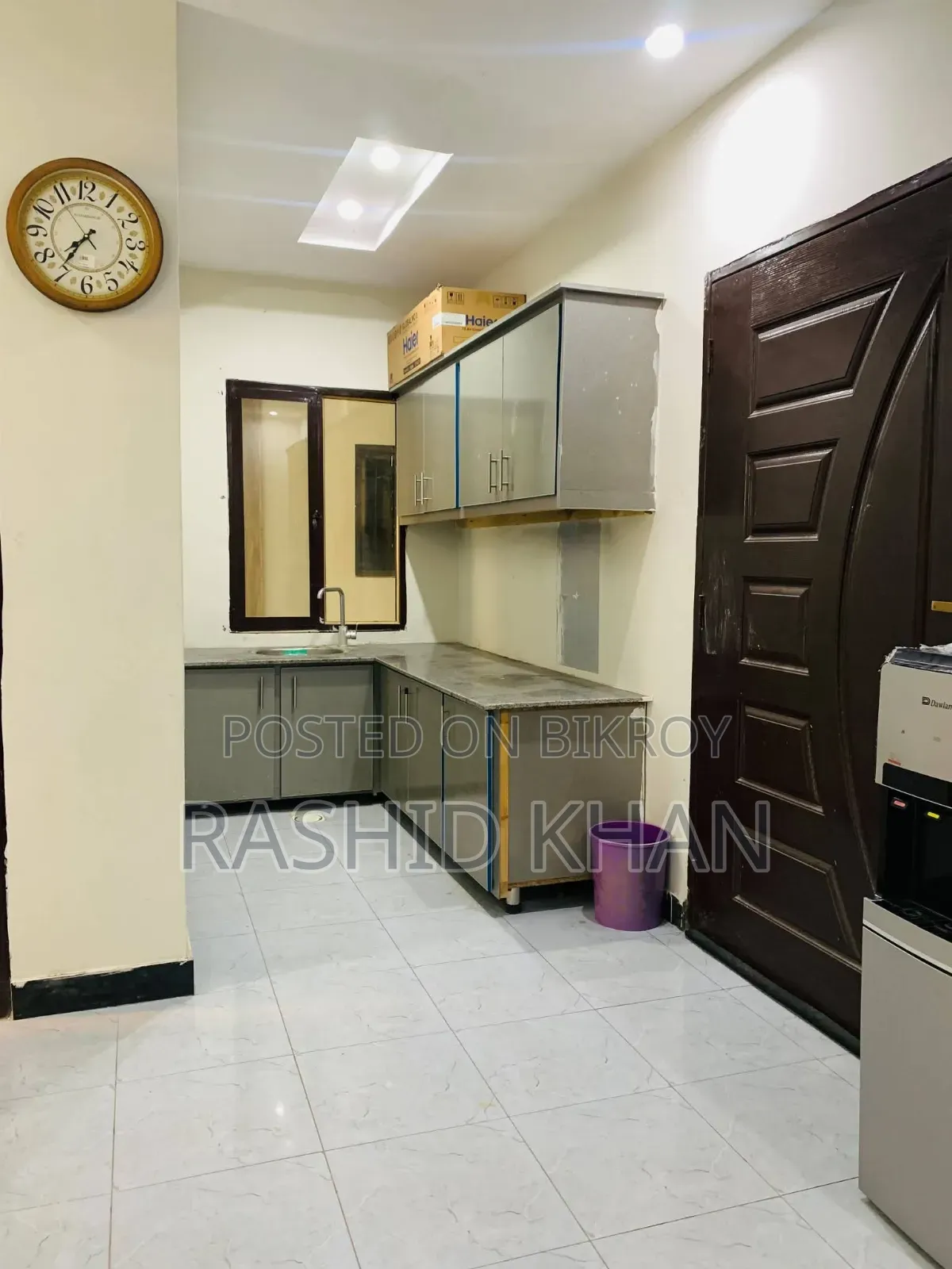 Furnished 3-bedroom Apartment in Dhaka Full Furnish, Bashundhara for rent