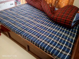 বিছানার জাজিম ও তোষক (৫.৫/৭ Fits)