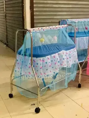 বাচ্চাদের দোলনা