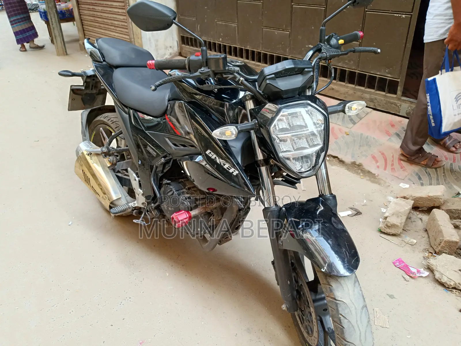 সুজুকি জিক্সার ২০২১ কালো