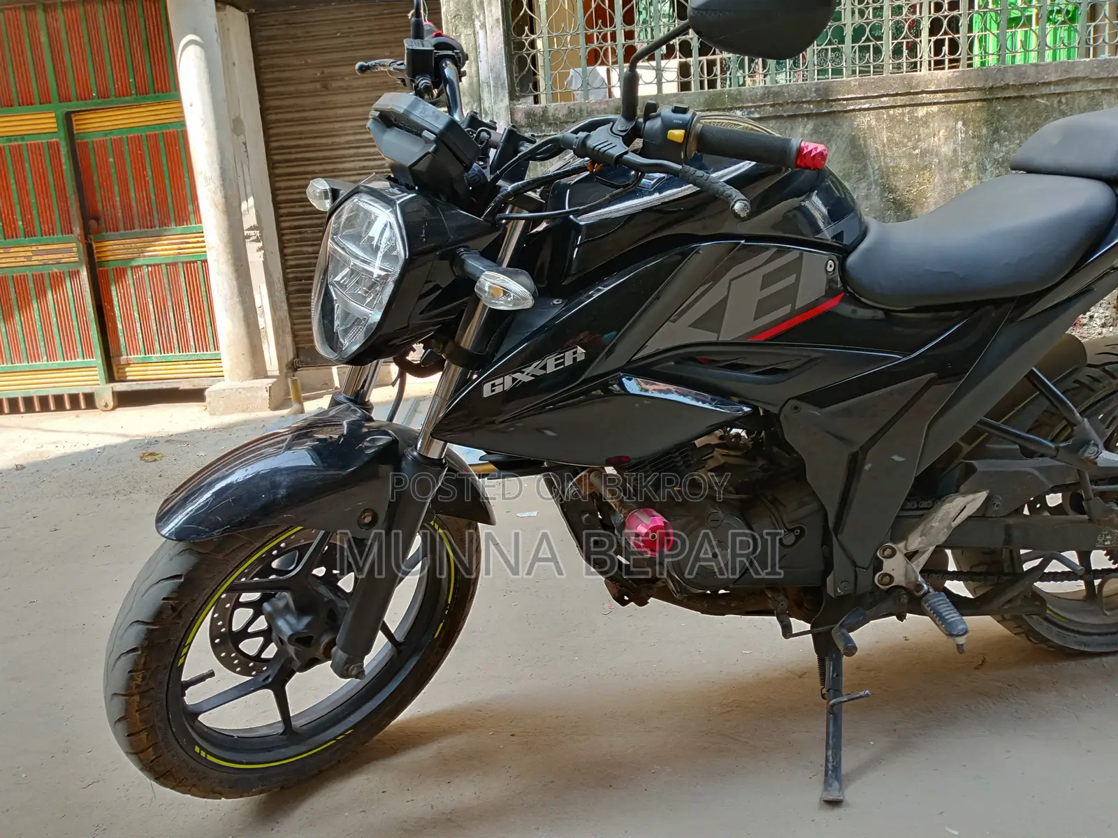 সুজুকি জিক্সার ২০২১ কালো