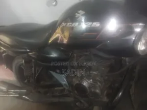 বাজাজ এক্সসিডি ১২৫ ২০১৪ কালো