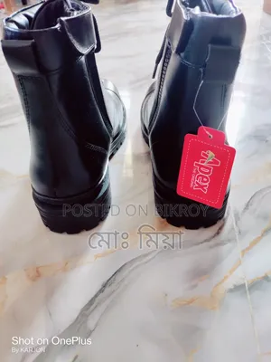 কালো চামড়ার জুতো বিক্রি হবে