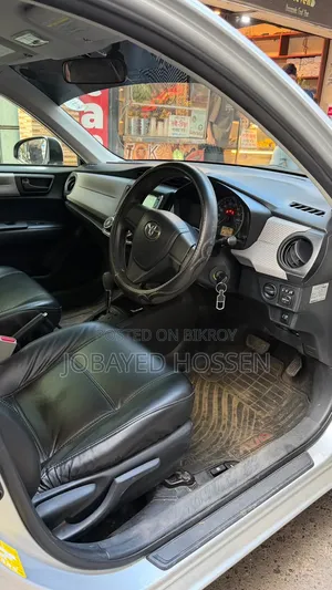 Toyota Axio 2013 Silver