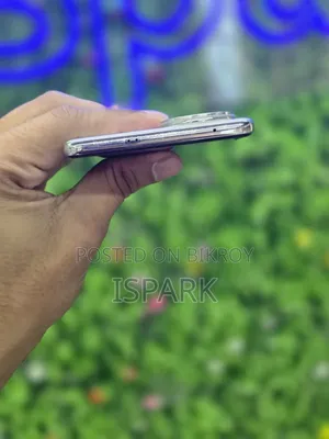 Vivo V50e 128 GB Silver