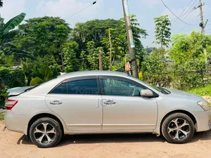 টয়োটা প্রিমিও ২০১০ সিলভার