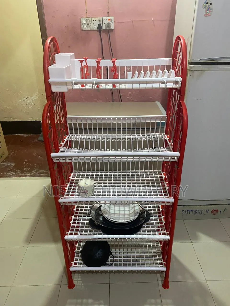 A dish rack will be sold urgently. You have to come to the location and collect it.