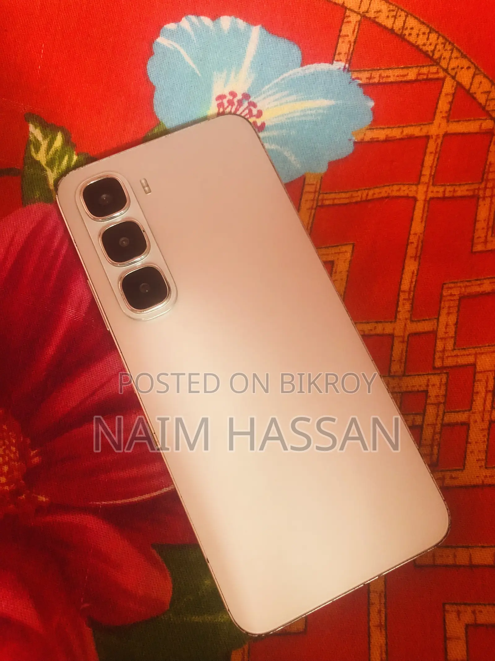 ইনফিনিক্স হট ৬০আই ১২৮ জিবি হোয়াইট